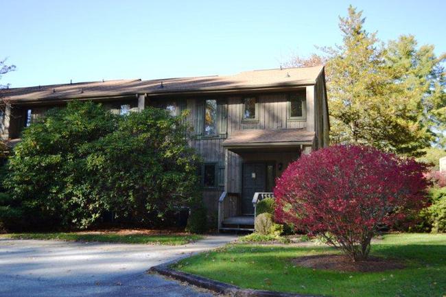 2 Bedrooms / 2.5 Baths